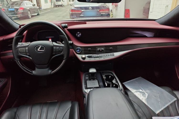 Used Lexus LS 2018 500h Executive Edition China V Standard Center Console