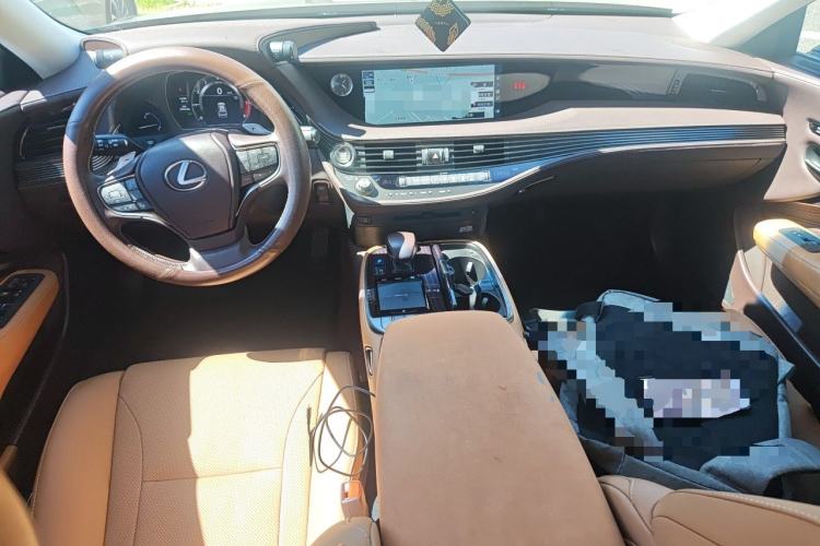 Used Lexus LS 2018 350 Excellence Edition China V Standard Center Console