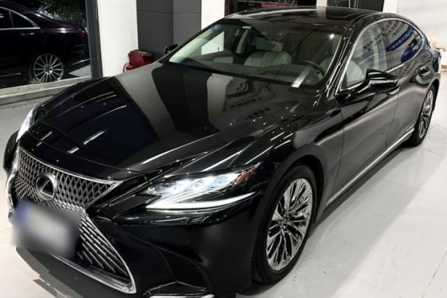 Used Lexus LS 2018 500h Executive Edition China VI