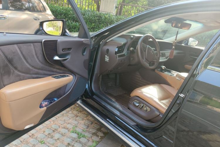 Used Lexus LS 2018 350 Excellence Edition China VI Standard Driver Seat