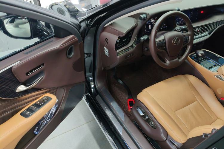 Used Lexus LS 2018 500h Premier Edition China V Standard Driver Seat