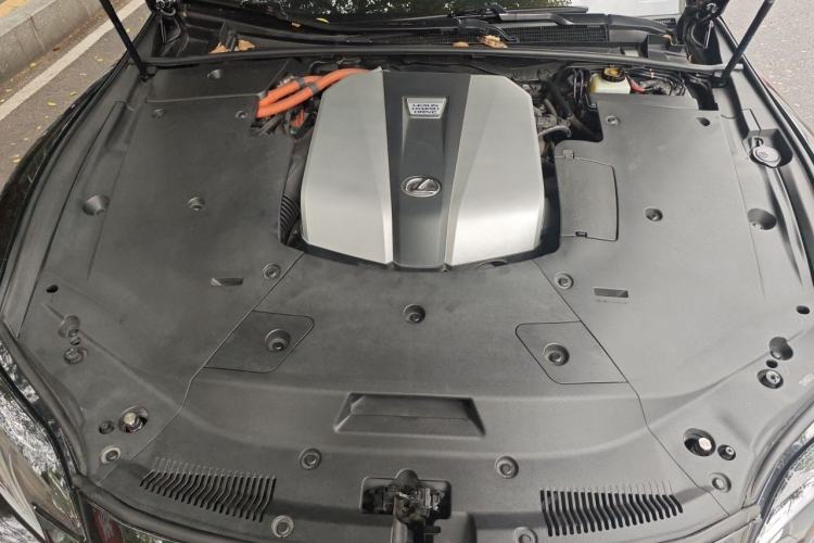 Used Lexus LS 2018 500h Excellence Edition China VI standard Engine Bay