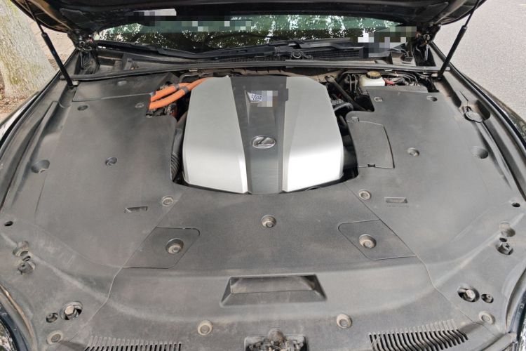 Used Lexus LS 2018 500h Executive Edition China VI Engine Bay