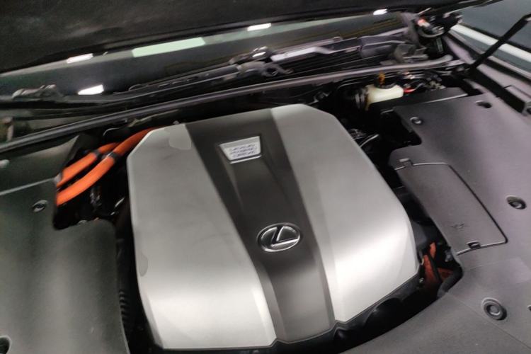 Used Lexus LS 2018 500h Premier Edition China V Standard Engine Bay