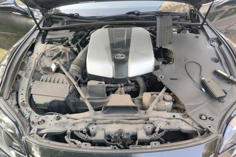 Used Lexus LS 2018 350 Excellence Edition China VI Standard Engine Bay