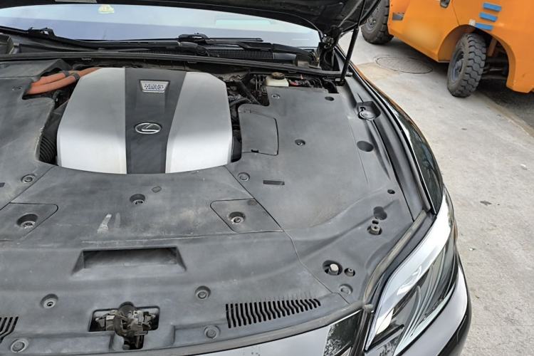 Used Lexus LS 2018 500h Executive Edition China VI Engine Bay Left