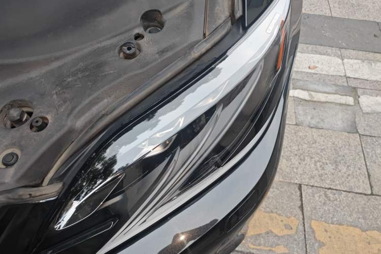 Used Lexus LS 2018 500h Executive Edition China VI Engine Bay Left