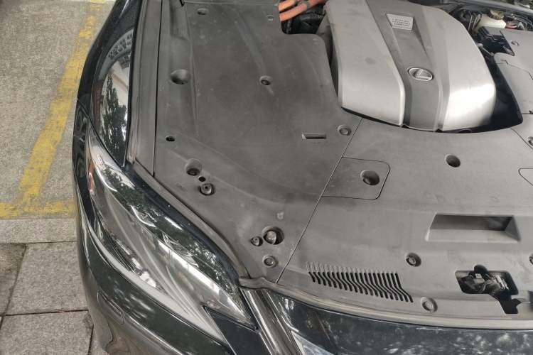 Used Lexus LS 2018 500h Executive Edition China VI Engine Bay Right