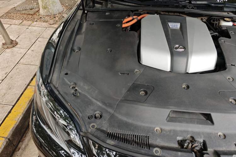 Used Lexus LS 2018 500h Executive Edition China VI Engine Bay Right