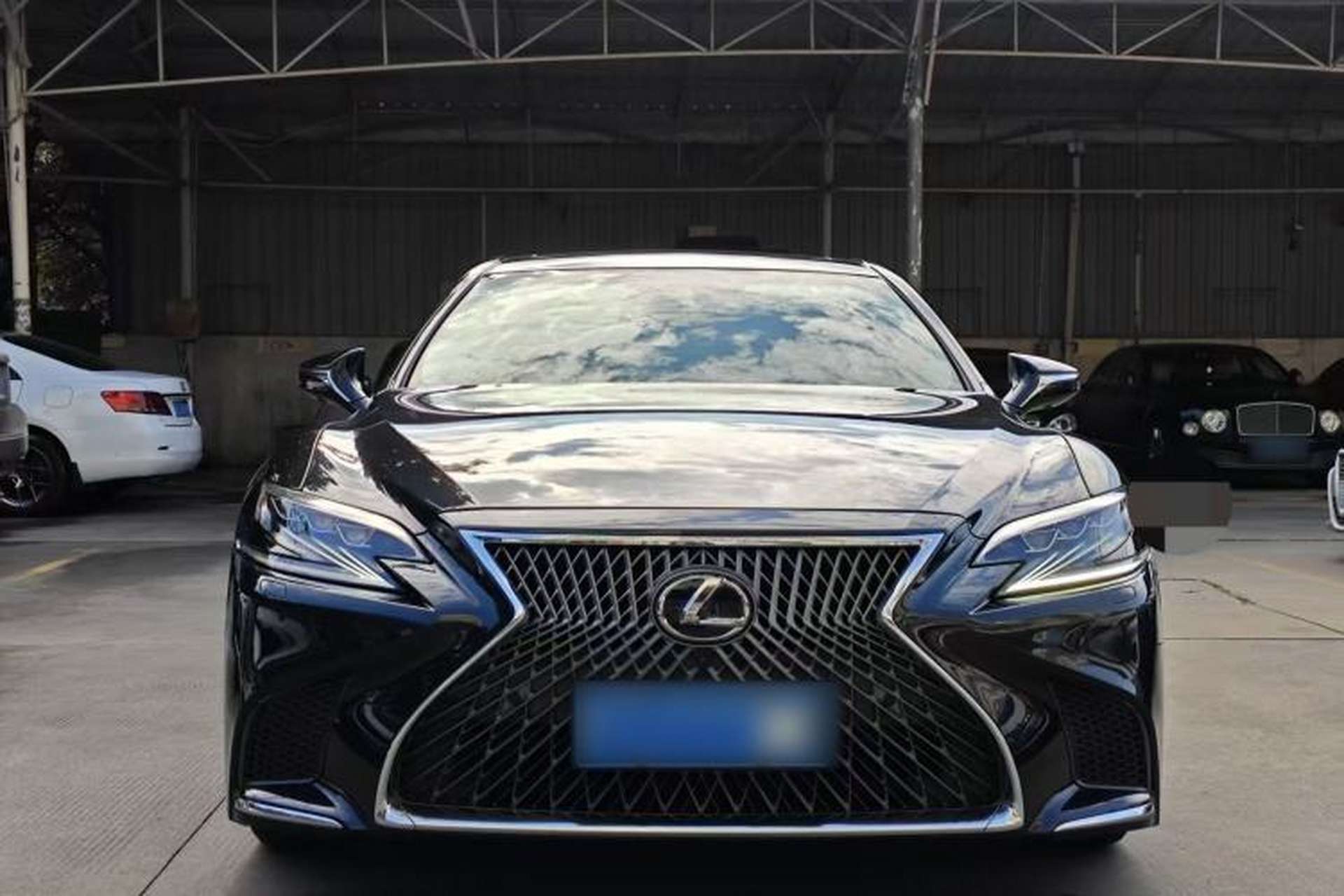 Used Lexus LS 2018 500h Excellence Edition China VI standard Exterior 1