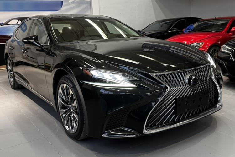 Used Lexus LS 2018 500h Executive Edition China VI Exterior 2
