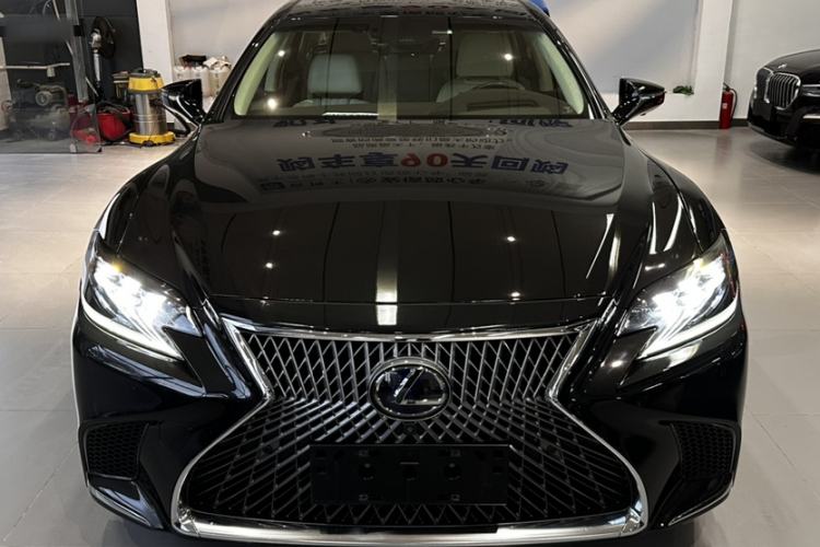 Used Lexus LS 2018 500h Executive Edition China VI Exterior 6