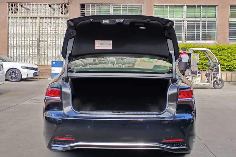 Used Lexus LS 2018 500h Excellence Edition China VI standard Exterior 6