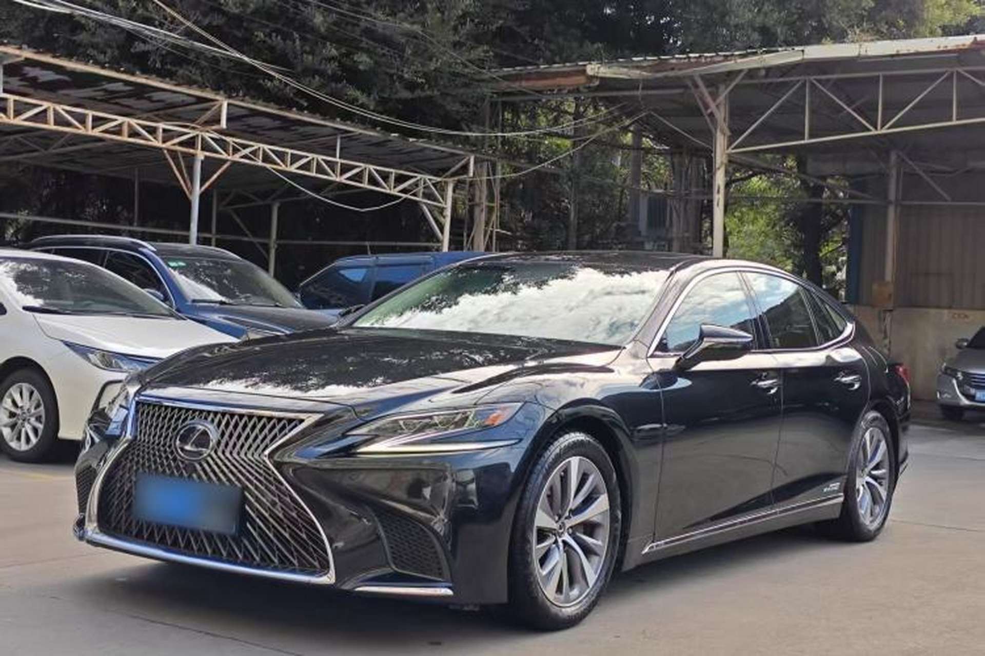 Used Lexus LS 2018 500h Excellence Edition China VI standard Front Left 45 Deg