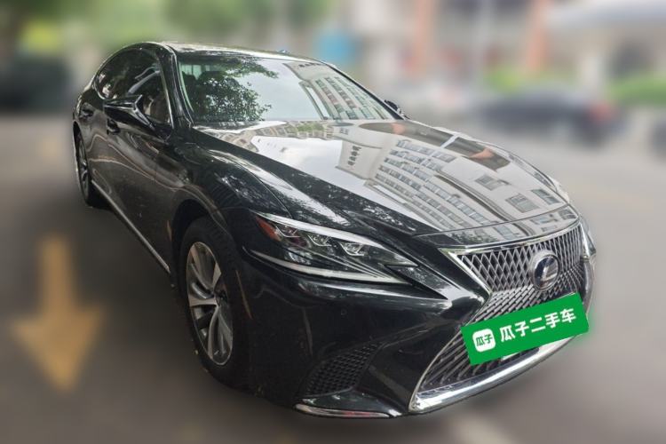 Used Lexus LS 2018 500h Excellence Edition China VI standard Front Right 45 Deg