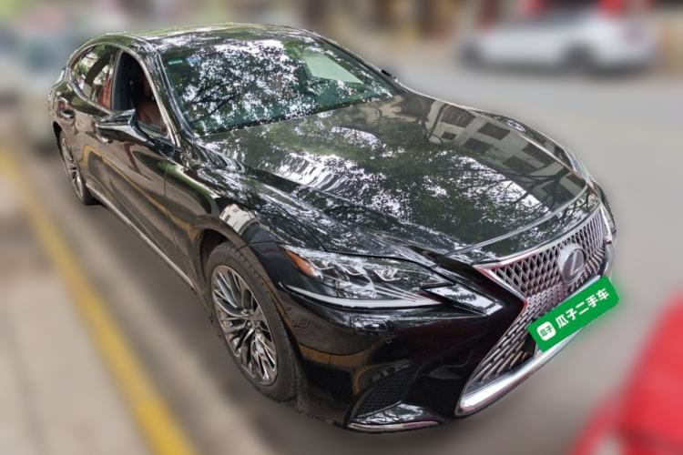 Used Lexus LS 2018 500h Executive Edition China VI Front Right 45 Deg