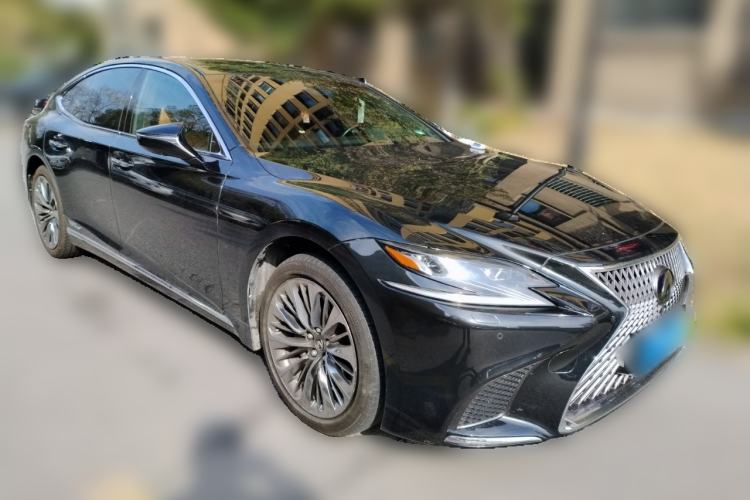 Used Lexus LS 2018 500h Executive Edition China V Standard Front Right 45 Deg