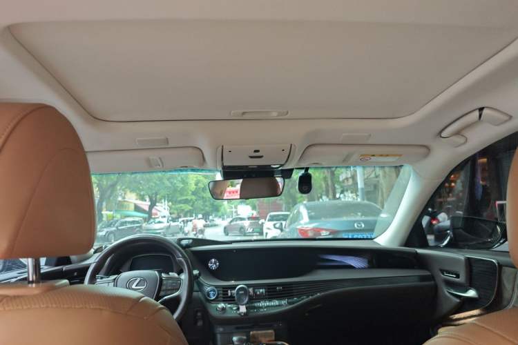 Used Lexus LS 2018 500h Excellence Edition China VI standard Headliner