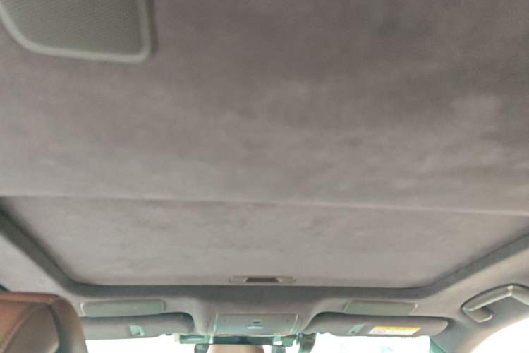 Used Lexus LS 2018 500h Executive Edition China VI Headliner