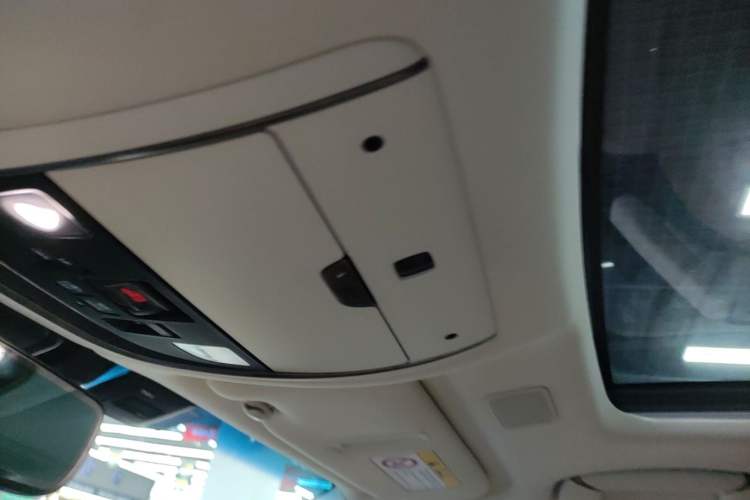 Used Lexus LS 2018 500h Premier Edition China V Standard Headliner