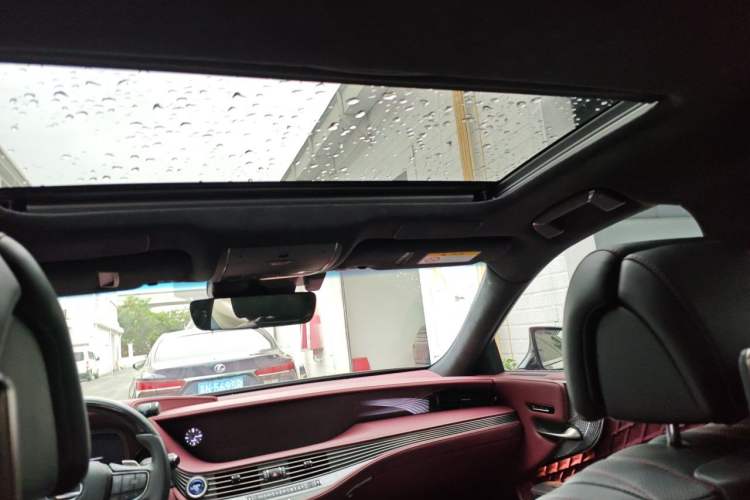 Used Lexus LS 2018 500h Executive Edition China V Standard Headliner