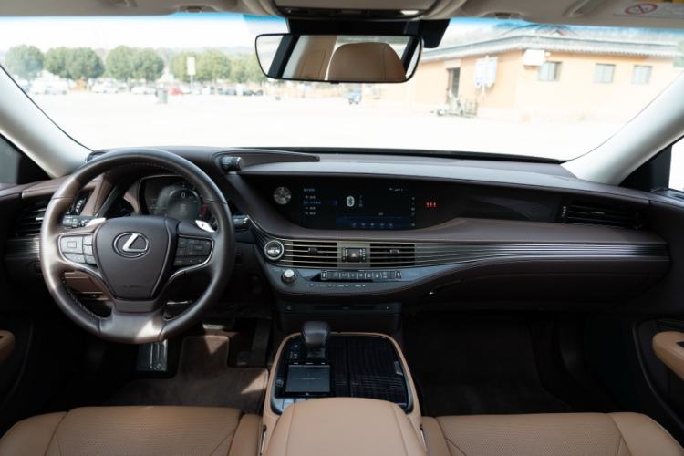 Used Lexus LS 2018 350 Excellence Edition China VI Standard Interior 2
