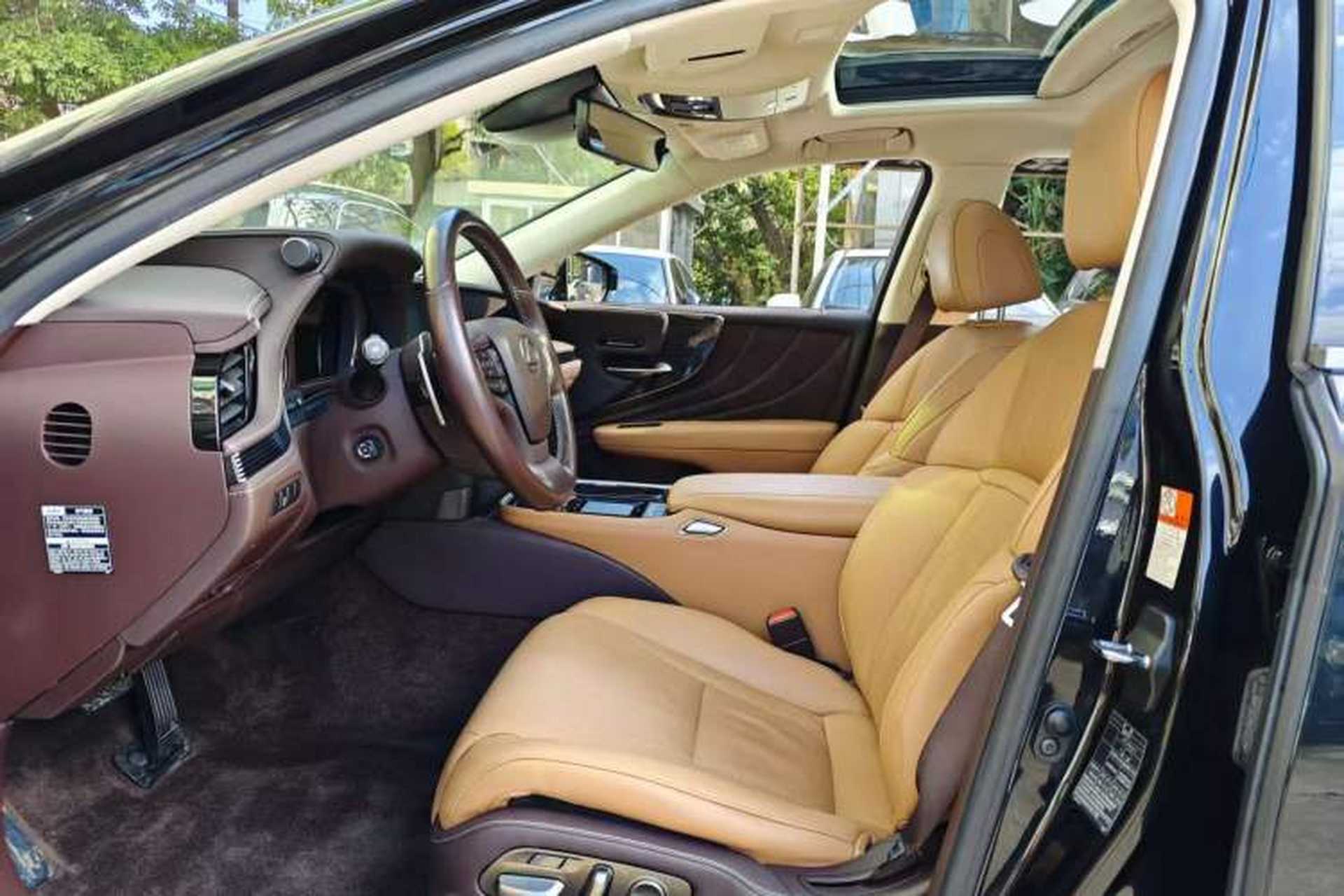 Used Lexus LS 2018 500h Excellence Edition China VI standard Interior 3