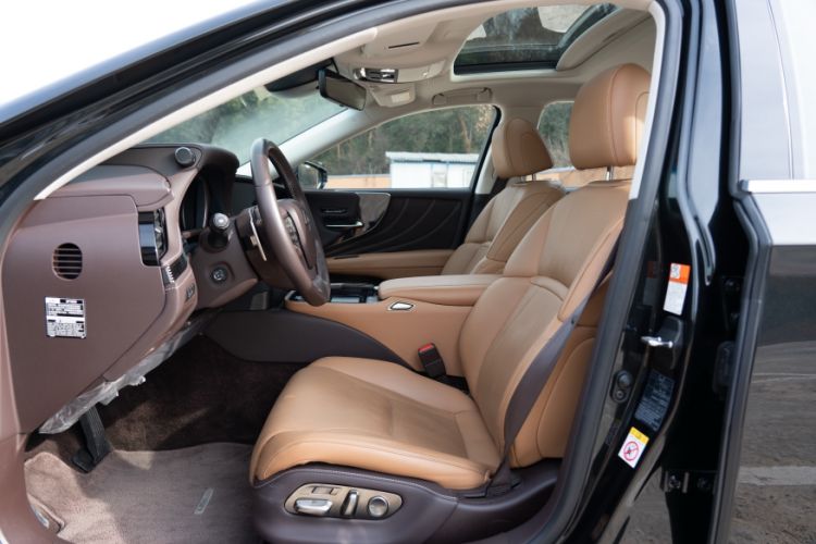 Used Lexus LS 2018 350 Excellence Edition China VI Standard Interior 9