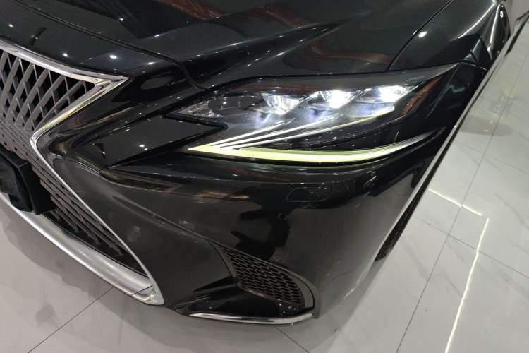 Used Lexus LS 2018 500h Excellence Edition China VI standard Left Front Headlight