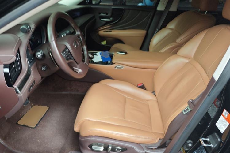 Used Lexus LS 2018 500h Excellence Edition China VI standard Left Front Seat