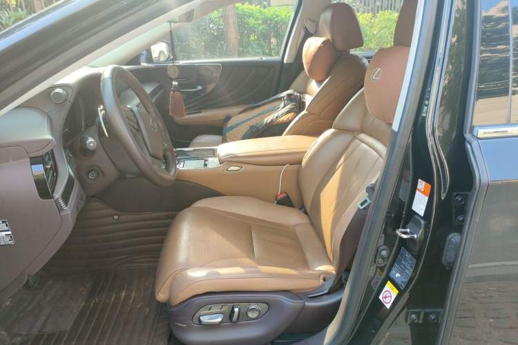 Used Lexus LS 2018 350 Excellence Edition China VI Standard Left Front Seat