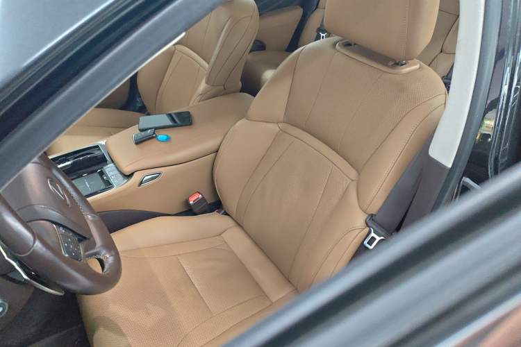 Used Lexus LS 2018 500h Excellence Edition China VI standard Left Front Seat