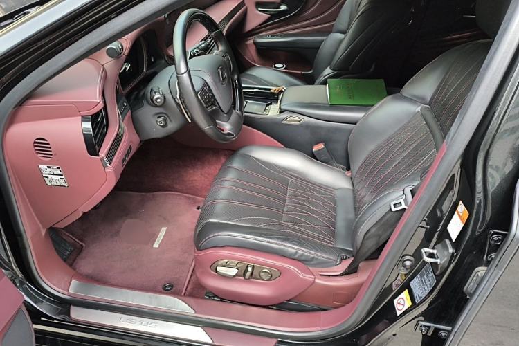 Used Lexus LS 2018 500h Executive Edition China VI Left Front Seat