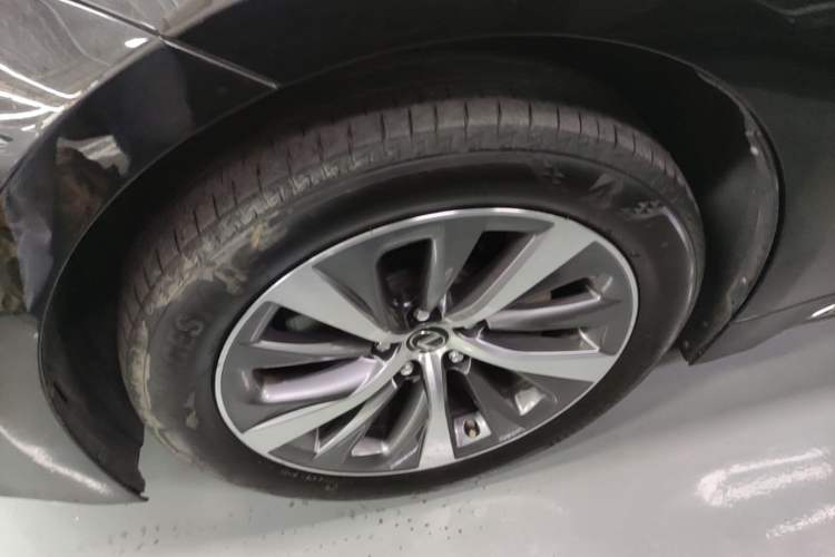 Used Lexus LS 2018 500h Premier Edition China V Standard Left Front Wheel Hub