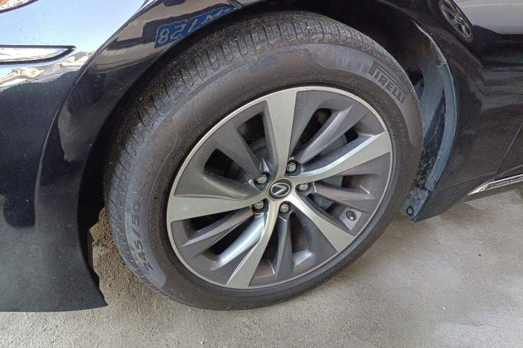 Used Lexus LS 2018 500h Premier Edition China V Standard Left Front Wheel Hub