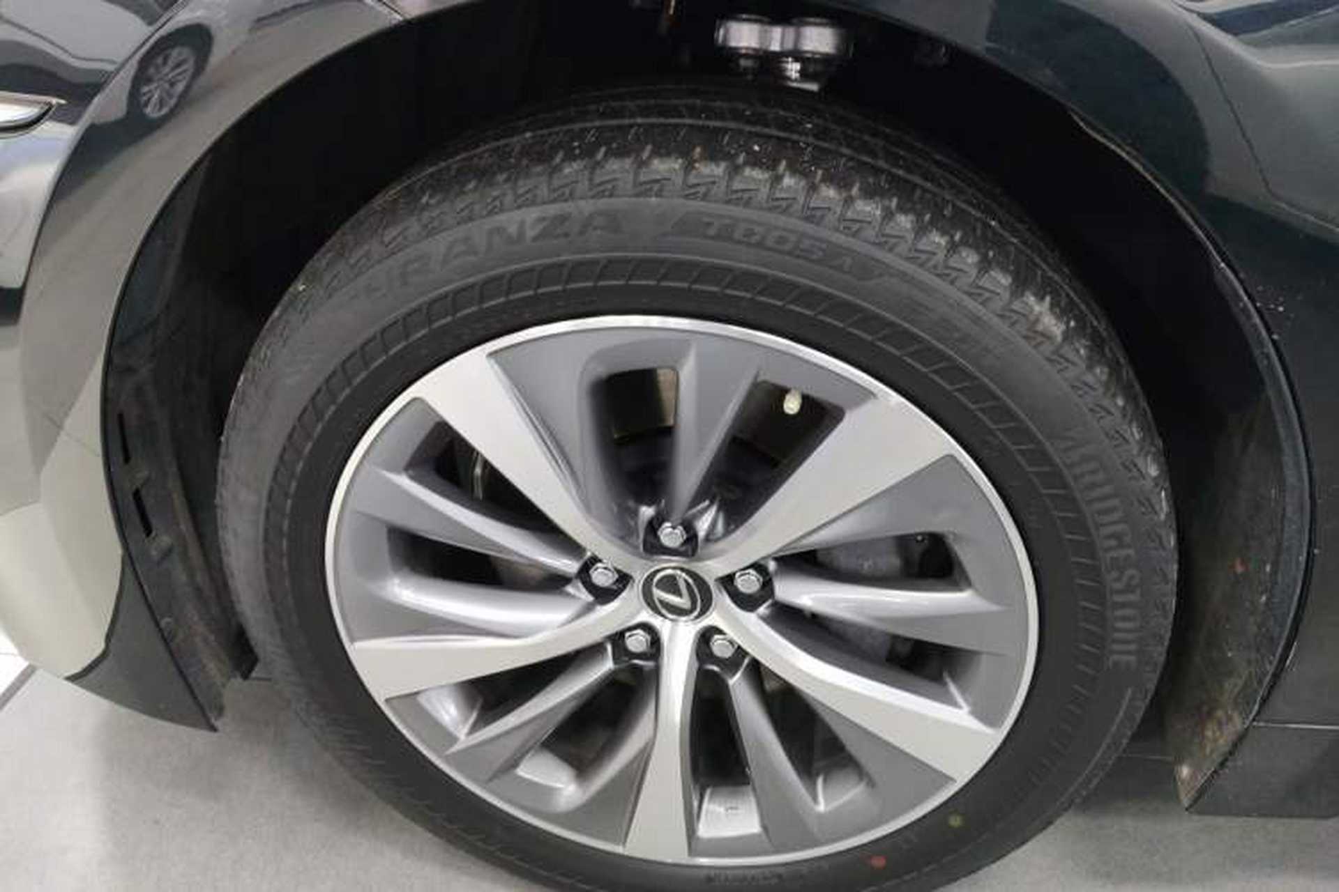 Used Lexus LS 2018 500h Premier Edition China V Standard Left Front Wheel Hub