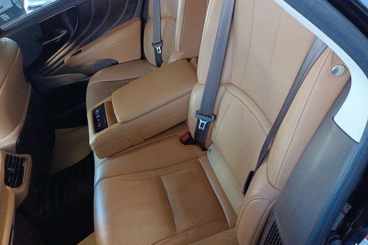 Used Lexus LS 2018 500h Premier Edition China V Standard Left Rear Seat