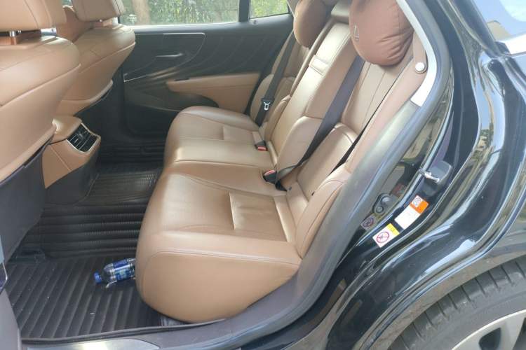 Used Lexus LS 2018 350 Excellence Edition China VI Standard Left Rear Seat