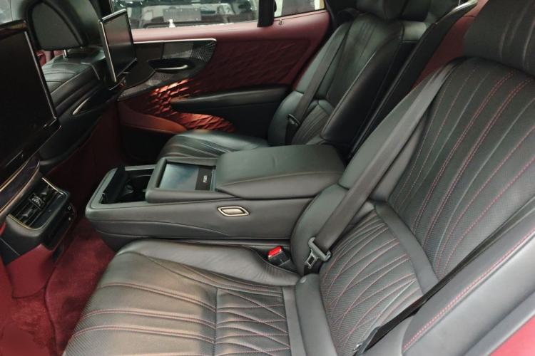Used Lexus LS 2018 500h Executive Edition China V Standard Left Rear Seat