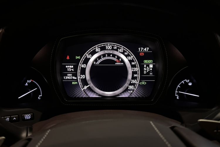 Used Lexus LS 2018 500h Executive Edition China VI Odometer Close Up