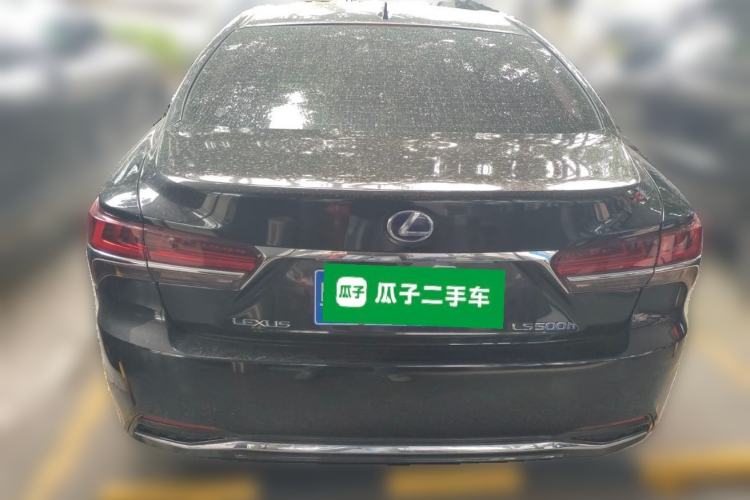 Used Lexus LS 2018 500h Executive Edition China VI Rear