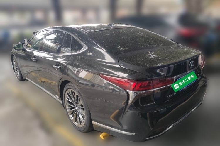 Used Lexus LS 2018 500h Executive Edition China VI Rear Left 45 Deg