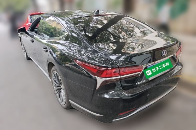 Used Lexus LS 2018 500h Executive Edition China VI Rear Left 45 Deg