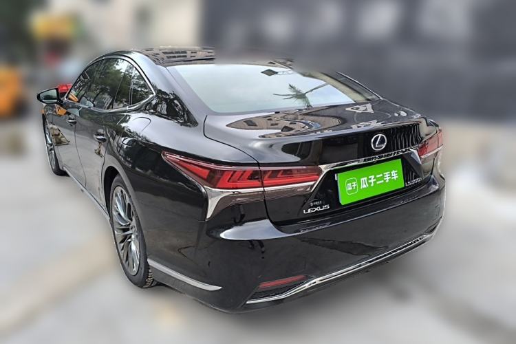 Used Lexus LS 2018 500h Executive Edition China VI Rear Left 45 Deg