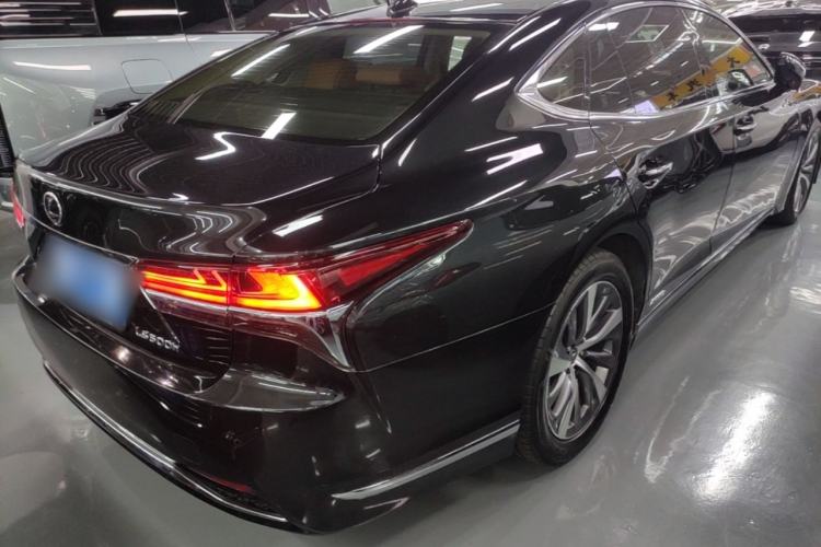 Used Lexus LS 2018 500h Premier Edition China V Standard Rear Right 45 Deg