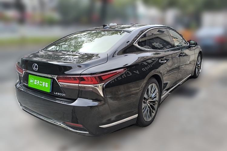 Used Lexus LS 2018 500h Executive Edition China VI Rear Right 45 Deg