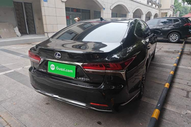 Used Lexus LS 2018 500h Executive Edition China VI Rear Right 45 Deg
