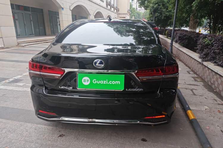 Used Lexus LS 2018 500h Executive Edition China VI Rear