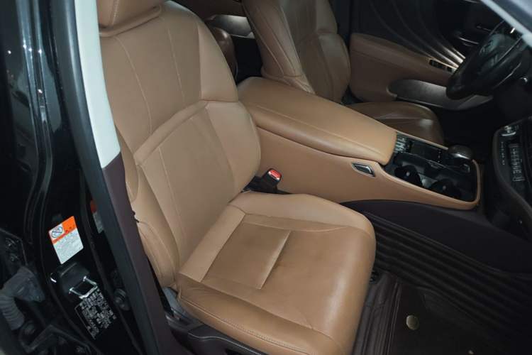 Used Lexus LS 2018 350 Excellence Edition China V Standard Right Front Seat