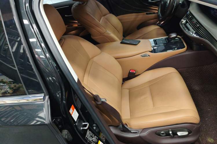 Used Lexus LS 2018 500h Premier Edition China V Standard Right Front Seat